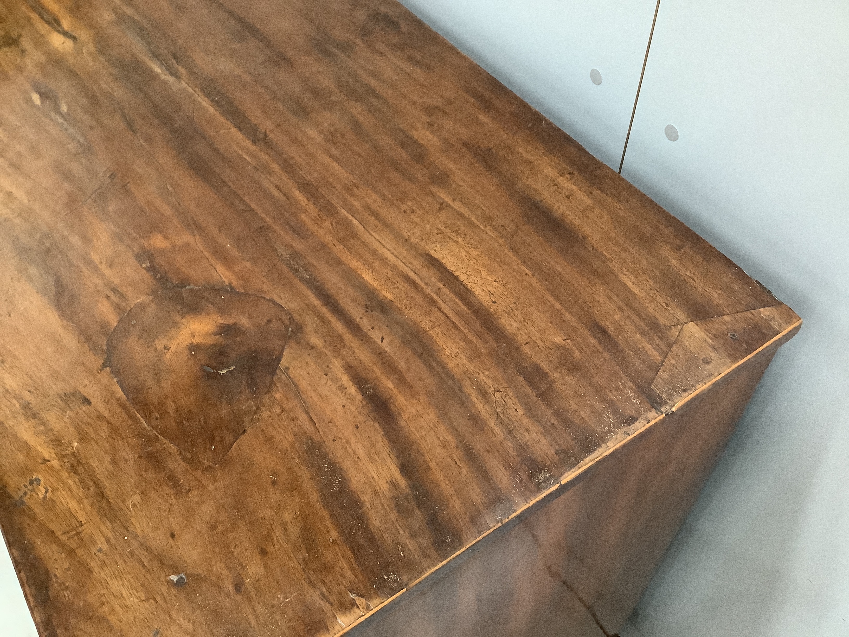 A George III mahogany chest of four long drawers, width 92cm, depth 52cm, height 89cm